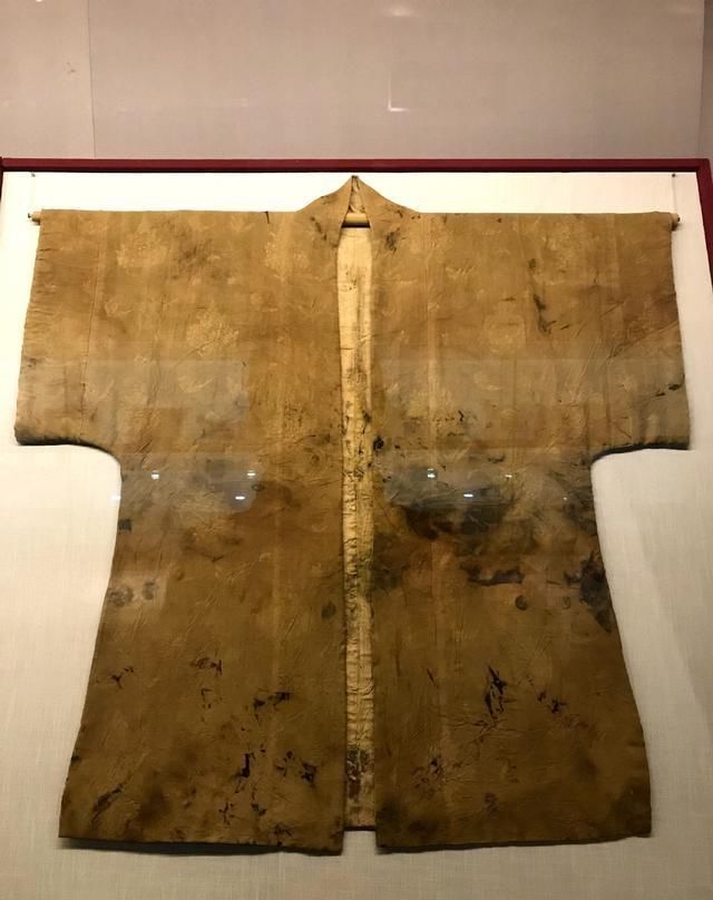 发展史|复衣冠如唐制？大明王朝的独特审美，细说明朝服装发展史