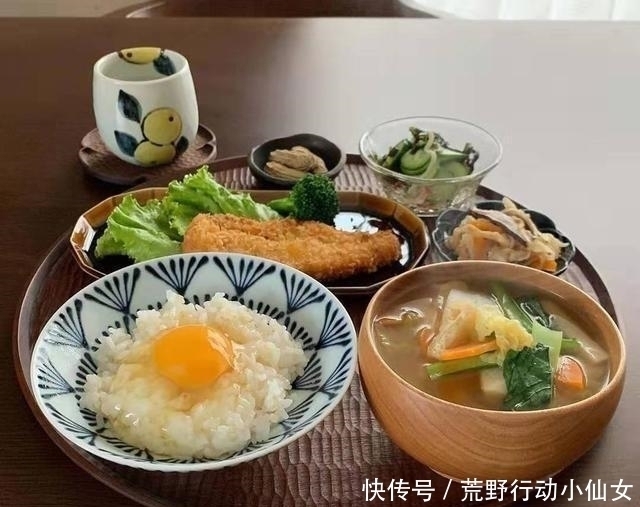 饿死|男子晒日本媳妇做的一日三餐,中国网友我吃这些会“饿死”