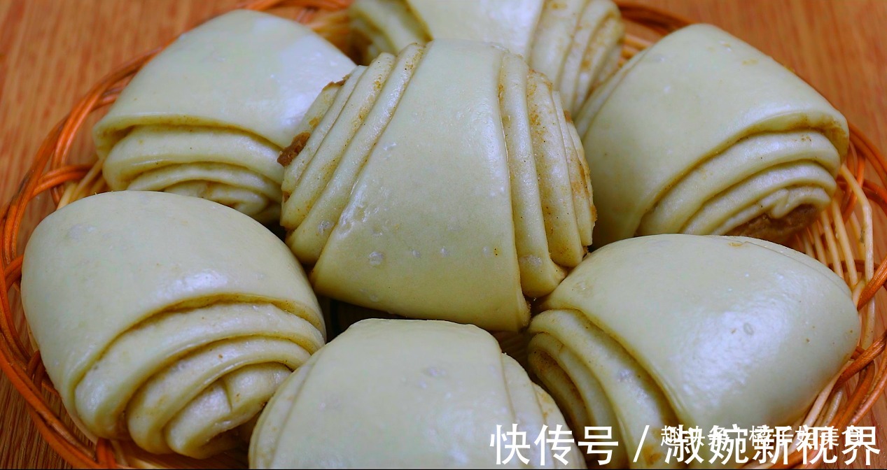 盖子|面粉别只蒸馒头了，教你新吃法，比包子简单，比馒头好吃，解馋