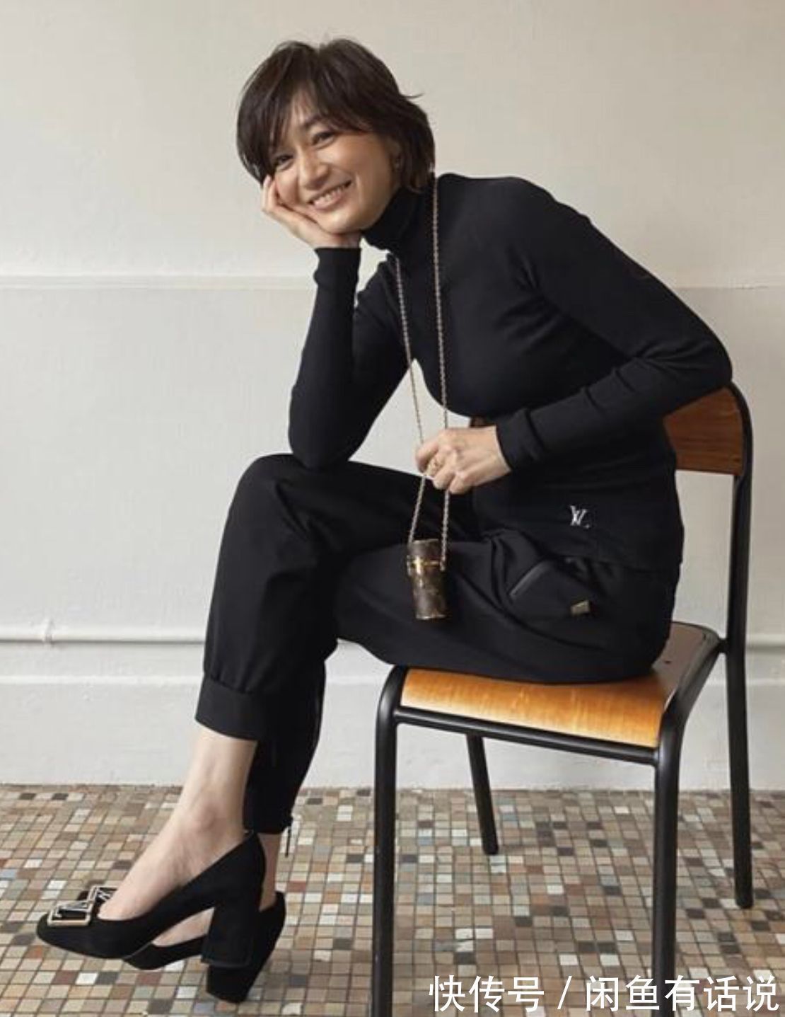 春天 中年女人春天穿衣,丢掉这些陈旧“时髦法则”吧,会有浓浓大妈感