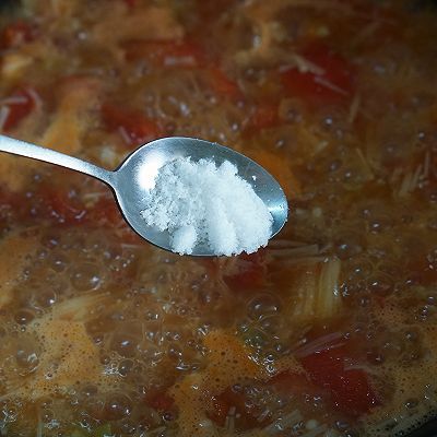 西红柿|西红柿金针菇牛肉汤