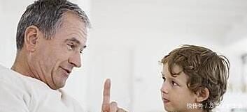 餐桌礼仪|家长可以给孩子自由,但一定要趁早立下这5个规矩