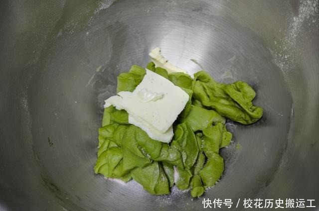  炼乳抹茶小吐司的详细做法，简单易学，可爱又好吃，小朋友超喜欢