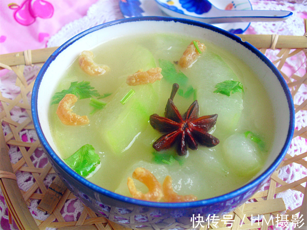 这4菜1汤已备好,荤素搭配做法简单,待客倍有面子