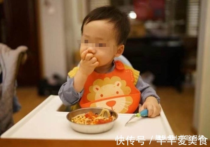 咀嚼|宝宝多久能吃“成人饭”?不到“规定”年龄,父母别给孩子吃