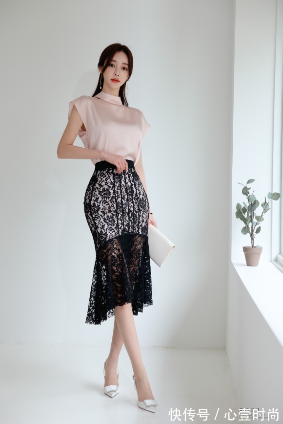 蜜粉|女神孙允珠高清时尚搭配:蜜粉萤火丝光亮彩卷绣包臀裙