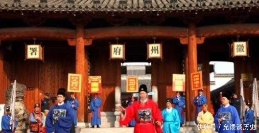 程知府|知府出了一个上联,秀才成功对出下联,知府便将女儿许配给他!