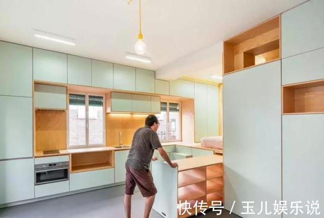 设计师|国外35㎡公寓,设计师脑洞大开,还是头一次见,储物空间真是一绝