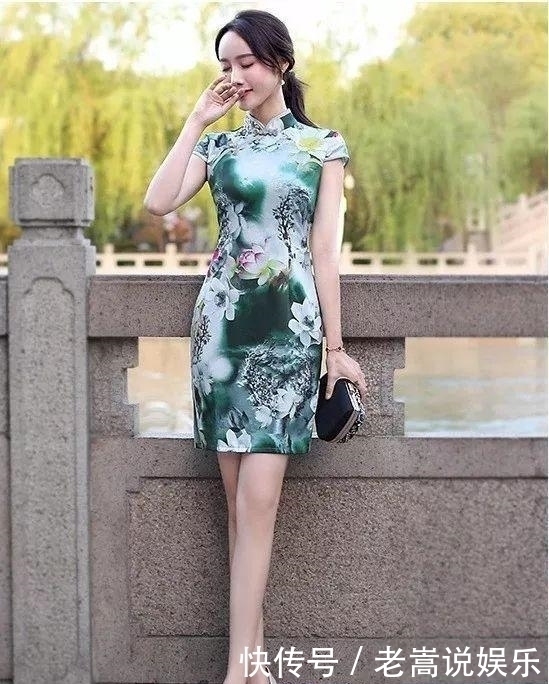 旗袍|在水一方伊人梦,一袭墨绿旗袍让你宛若水中仙
