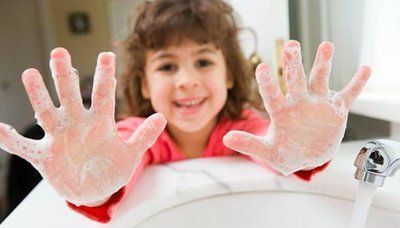 玲玲|孩子长了“针眼”,怎样才能消得快?医生提醒:千万不能用手挤