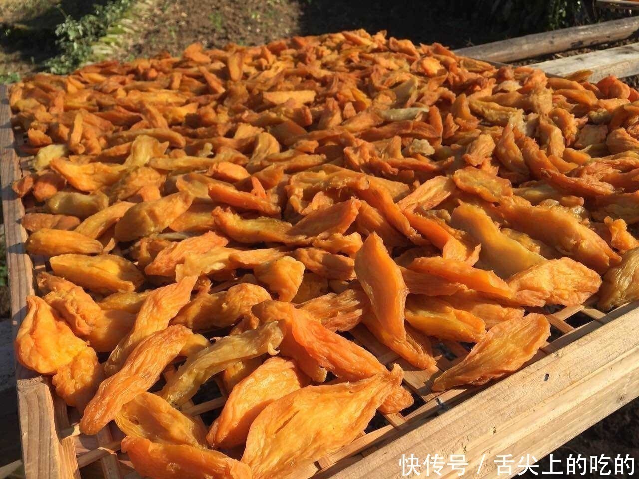 在家自制地瓜干原来这么简单,颜色不发黑香甜有嚼劲,保存时间久