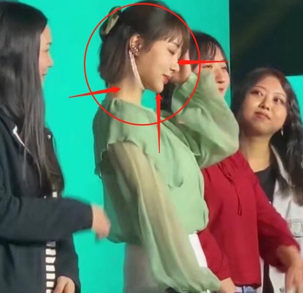 活动|杨紫新造型师不经夸，杨紫参加活动打回原形，生图状态我没看错？