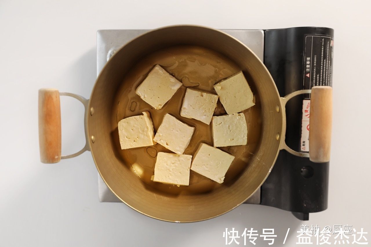 豆腐的100种做法，烹饪简单营养丰富，热乎乎吃一大碗，真香