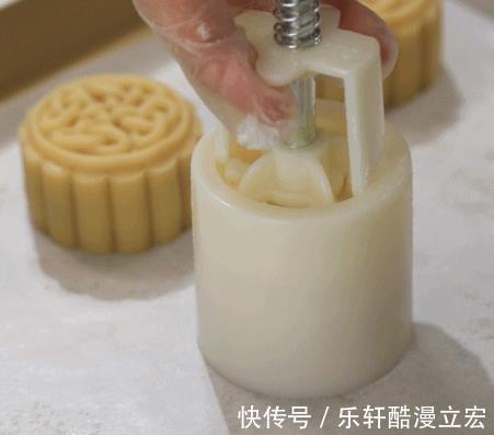 步骤|一斤板栗一碗面，配方比例全告诉你，教你做味道绝绝子的板栗月饼