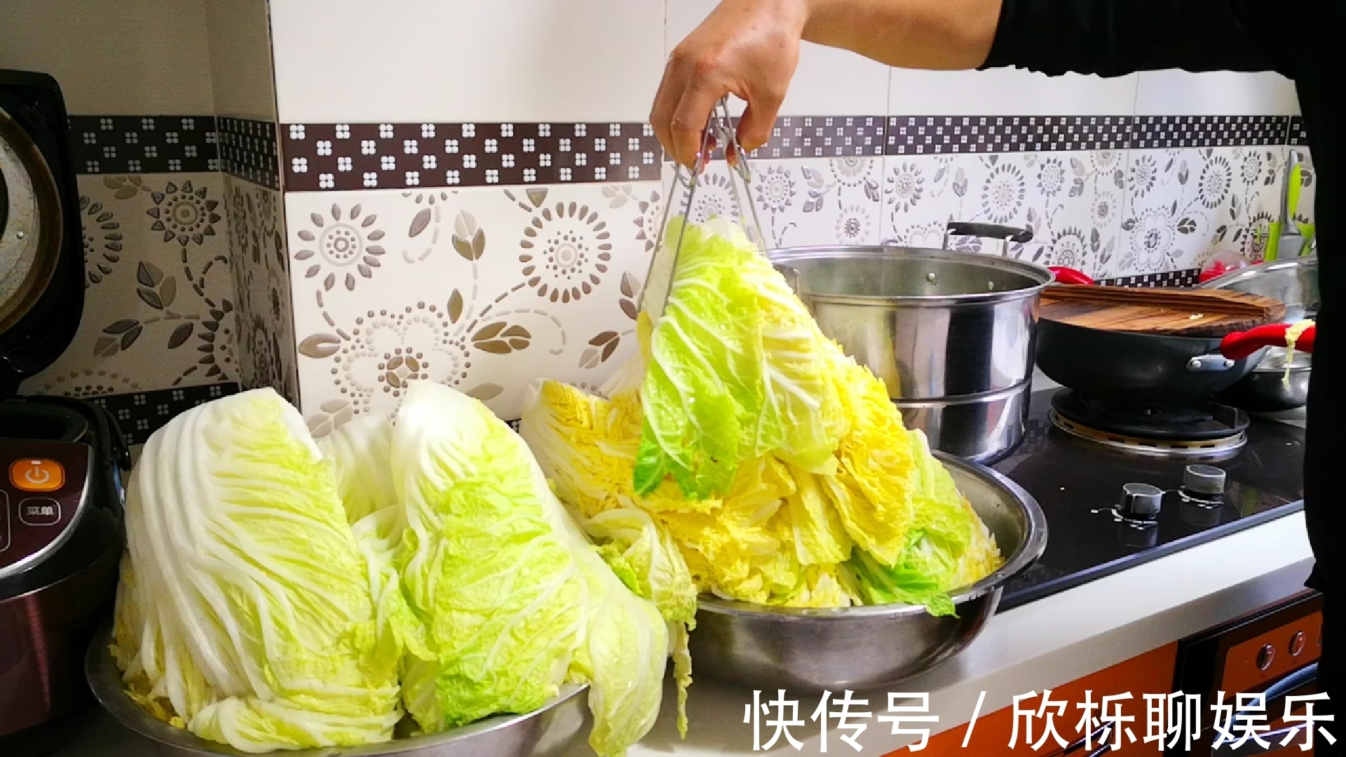 晓峰|腌酸菜时，最忌直加盐腌，多加1步，酸香味浓郁，放1年都不坏！