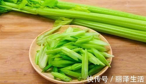 西葫芦|藏在身边的天然“通便药”,便秘的人多吃点,促进排便更顺畅