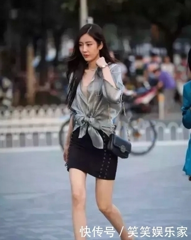 知性|街拍:成熟大方知性的美女,丰腴有致,优雅凸显清新的气质!