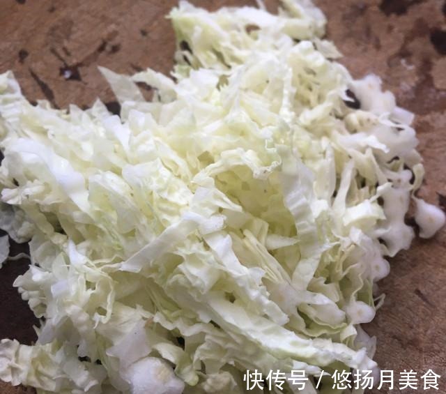 红薯粉条焖白菜!