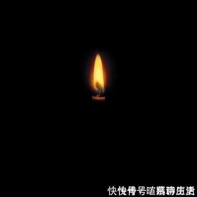 ev@他画了3片树叶，静静地躺在水面，看到倒影后，网友：这不是画