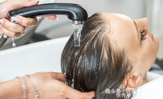 干性|头发隔多久洗一次最好很多人都做错了,难怪头发掉得越来越厉害