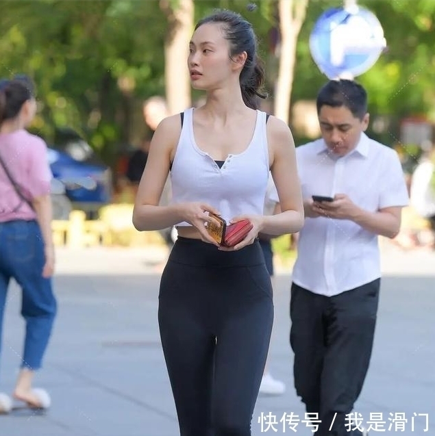 “打底裤”失宠了，直男更青睐健美裤，化解“小粗腿”的烦恼