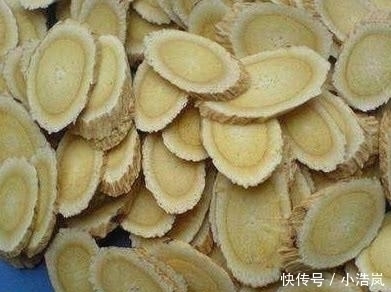 气血|黄芪和“它”天生一对,女人经常吃一点,气血双补,延缓衰老