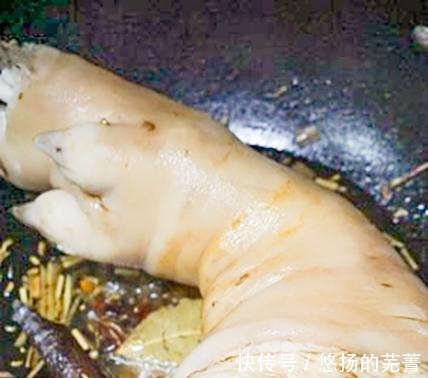 香茅草|外国人吃猪蹄和中国吃猪蹄,一个天一个地,美国德国这味难入口!