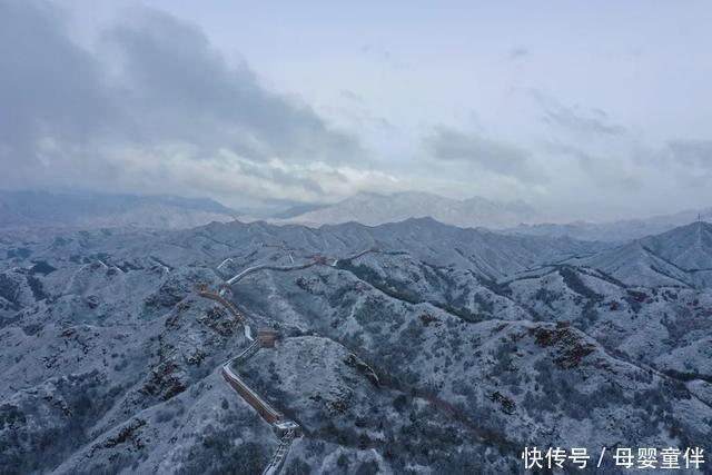 长城|惊艳！金山岭长城迎初雪，银装素裹共长天一色！