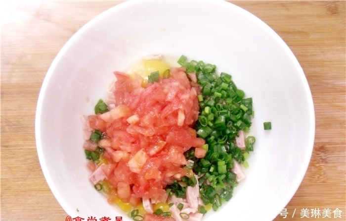 鸡蛋番茄新做法,老人小孩都喜欢,香嫩开胃超简单,上桌就抢光