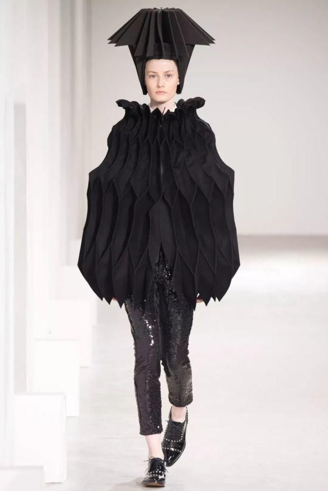 时装|干货丨时装大牌设计师都在用的手艺学会手工绣缀,给你的创意立裁加加餐