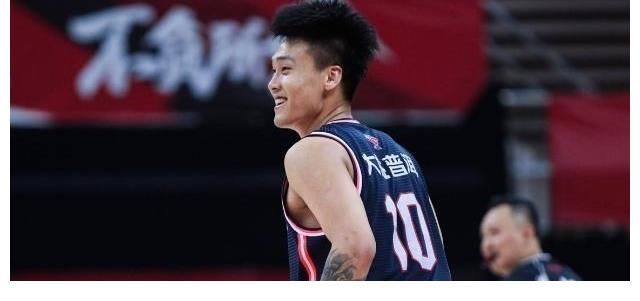 胡明軒|90后00后卷起來(lái)！中國(guó)男籃迎來(lái)后衛(wèi)人才井噴，“最強(qiáng)00后”有5個(gè)