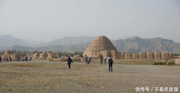  解开|1977年, 专家发掘了西夏李仁孝墓, 出土两件国宝, 解开一历史迷雾