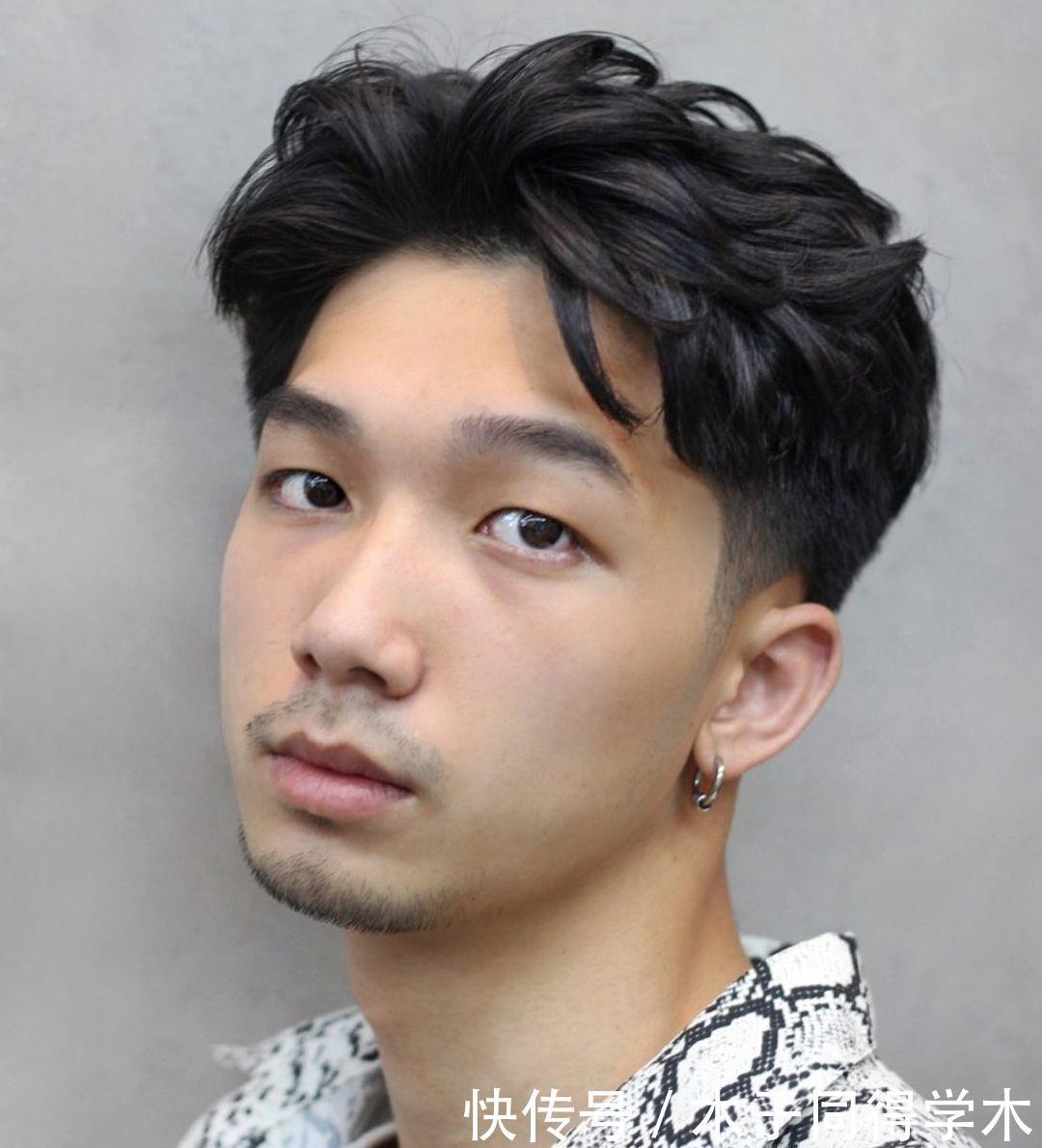 清爽感|男生别剪“精神小伙”发型了,今夏试试这5个造型,时髦又显帅气