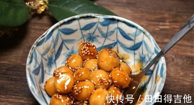 这碗热甜品被南方人当成宝!深秋季节就爱来一碗,软糯香甜又养颜!