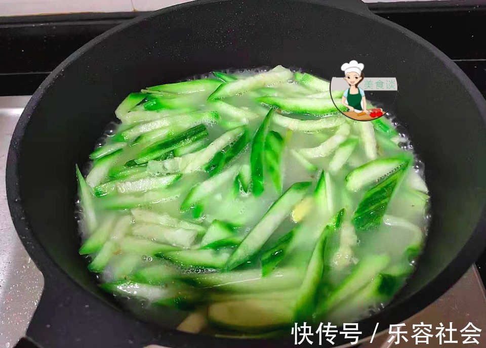鱼骨汤|入夏后我家常吃此肉,才9元一斤,高蛋白低脂肪,简单一煮,真鲜