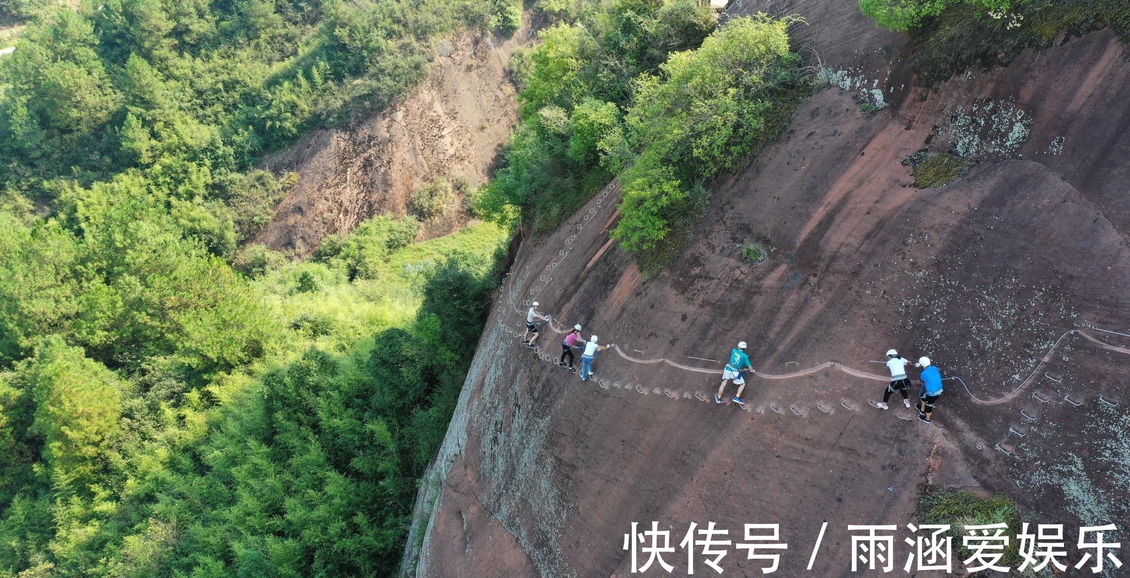 李姝|共赏好风景｜张家界的别样“打开方式”：飞拉达攀岩，一场和山的较量！