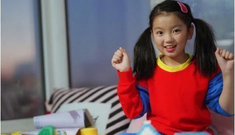 阿拉蕾 为给弟弟赚学费出道的阿拉蕾,被预言会长残,8岁的颜值打脸众人