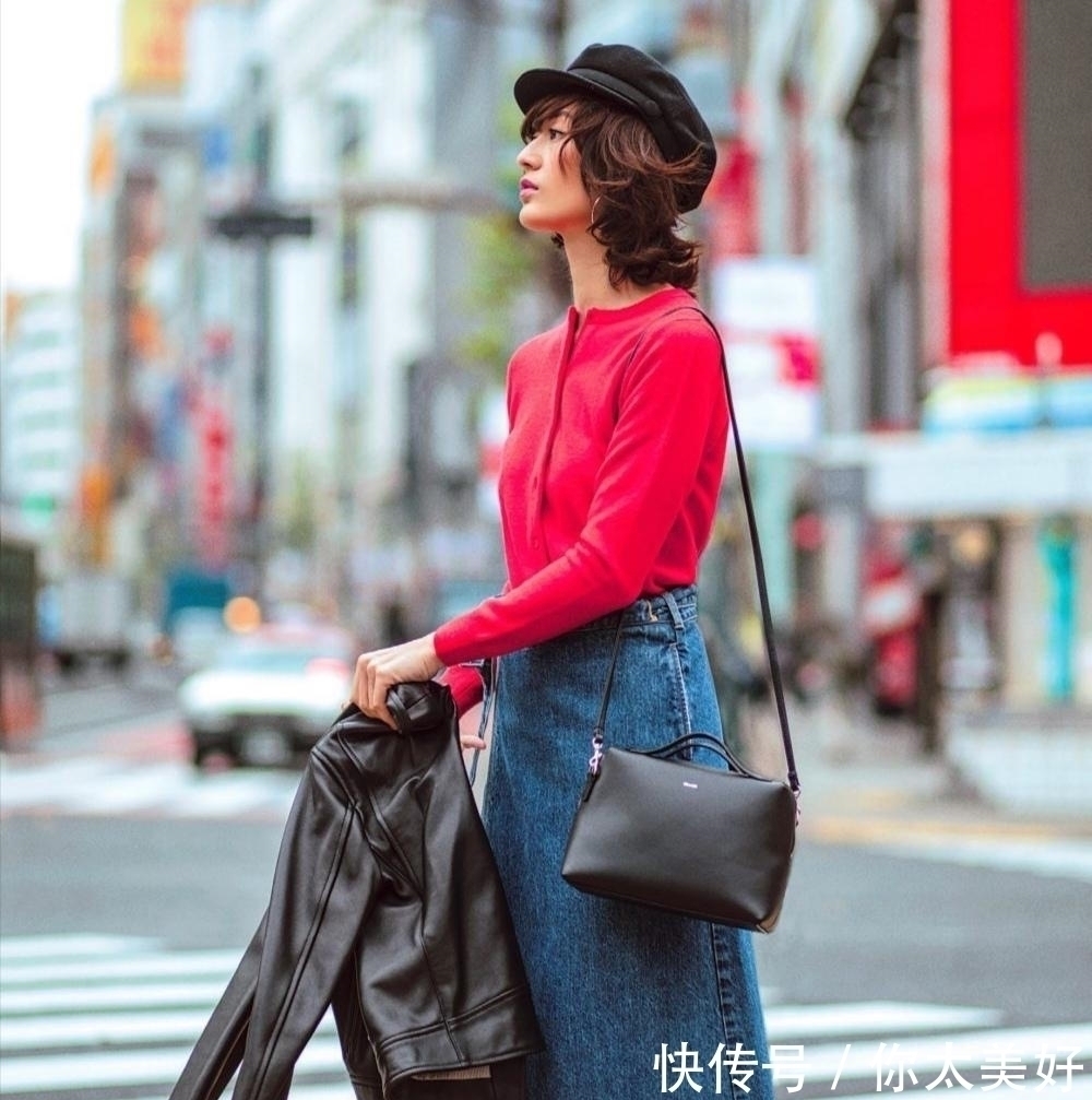 卡其色|时尚博主带你玩转红色单品,四组简单配色高级又有范,时髦又养眼