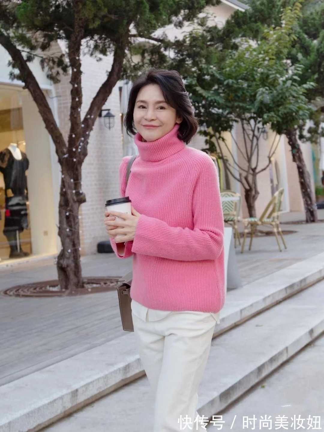 搭配 女人50岁后毛衣别瞎穿,遵从这4个小技巧,想不优雅减龄都难