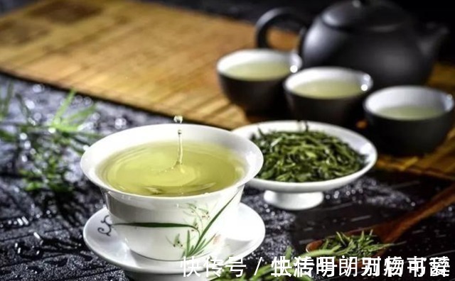 紫外线|长期喝茶的人与喝白开水的人相比,哪个更健康?不妨一起了解下