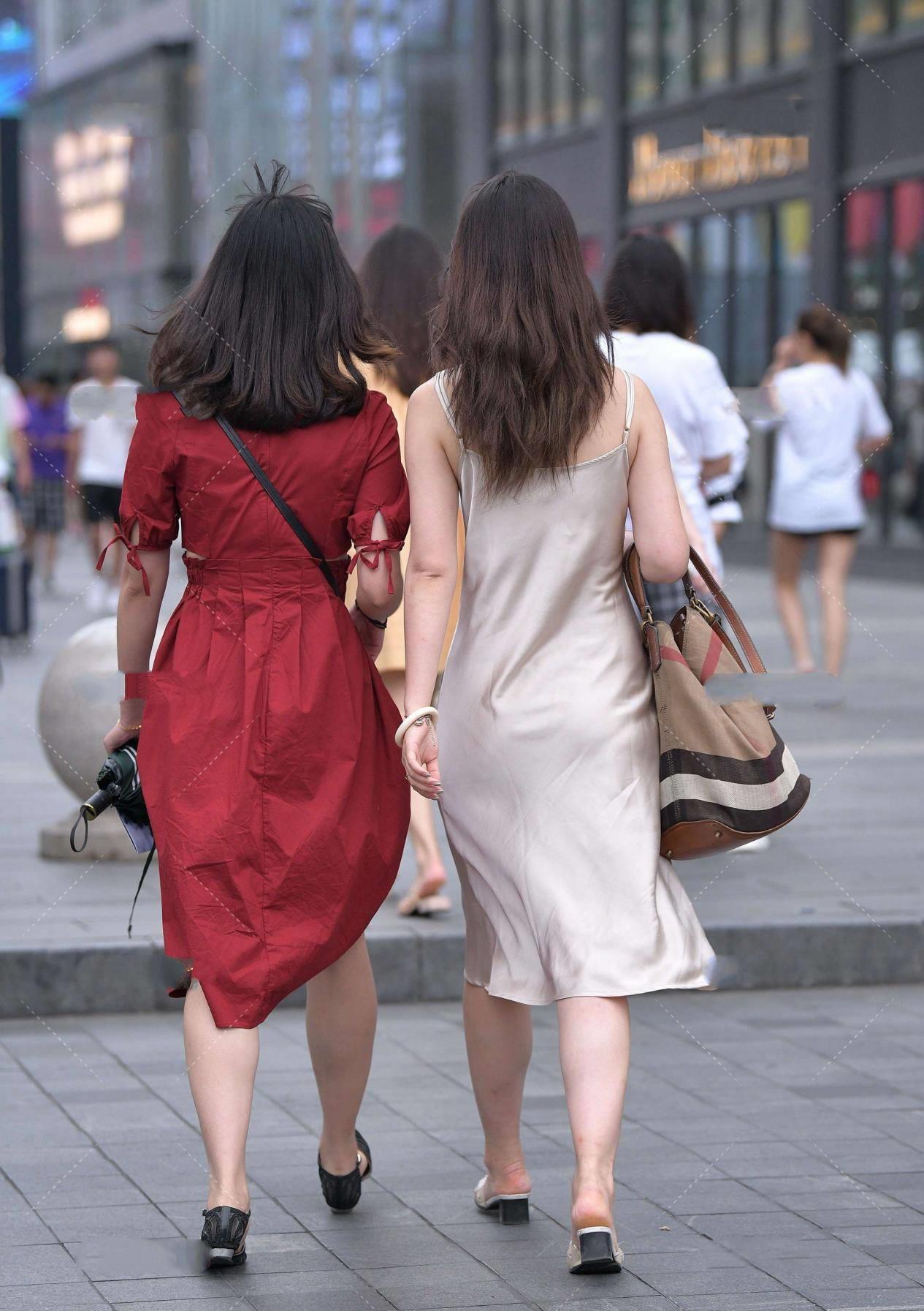 高级感|丝绸连衣裙，简单大气时尚高级，尽显独特气质