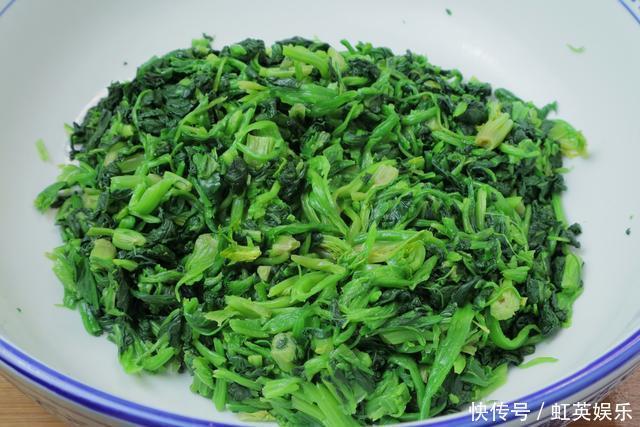 包子这样做,薄皮大馅不用发面,10分钟一锅,出锅就被抢光