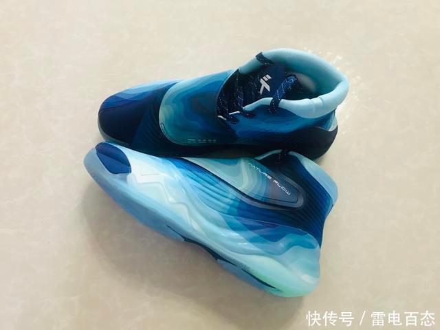 hug 安踏KT6开箱体验!“大道至简”淋漓尽致,但丝毫不缺科技创新!