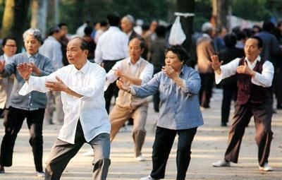 好心情|百岁老人的长寿秘诀:睡眠质量排最后,排第一的让多数人意外