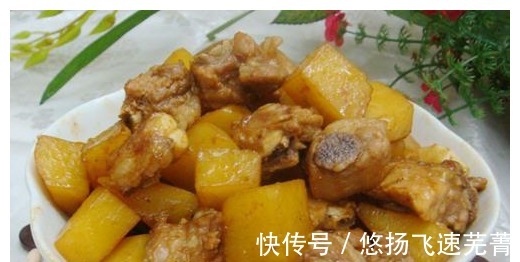 表姑|排骨炖土豆这样做，满屋肉香，入口酥烂，只须简单两步！