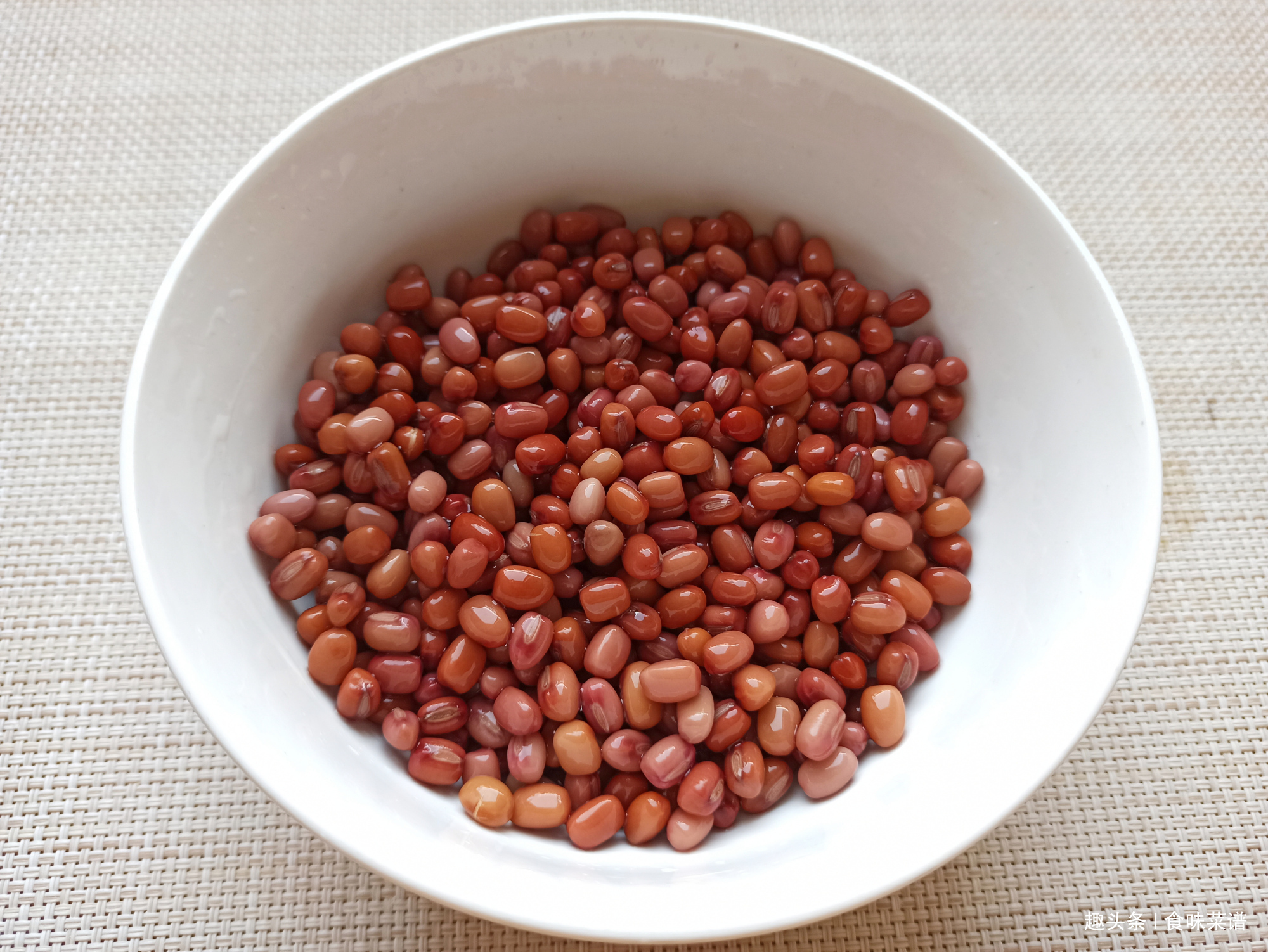 想吃红豆糕不用买,一揉一切,做法比馒头还简单,软糯Q弹特解馋