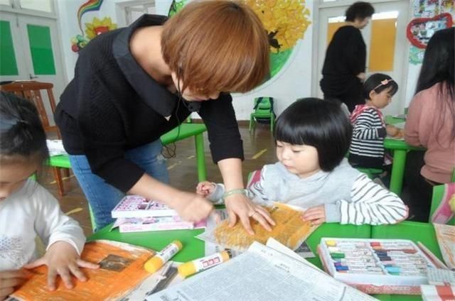 孩子的思维|“老师要我数1万粒米”,宝妈陪孩子数米到半夜,质问老师被打脸