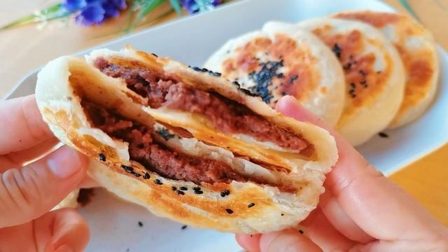 绿豆沙馅|半烫面馅饼，皮薄馅大，放凉了也不会硬，做法简单，老少都爱吃