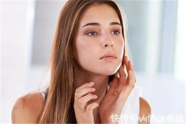 毛巾|女人洗完脸后,要及时做这三件事,坚持两个月后,养成“白光肌”