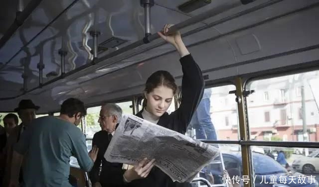 《我的天才女友2》人生总是这么痛苦,还是只有儿时如此